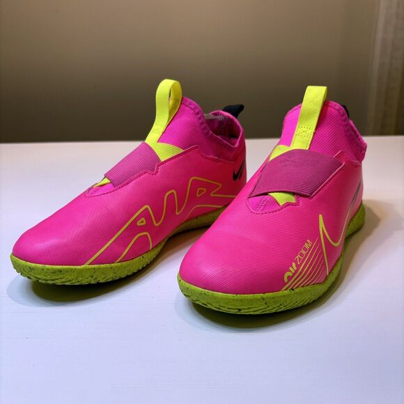 Nike Jr Zoom Vapor 15 Academy IC Neon Pink‎ Soccer Shoes US Size 5.5Y DJ5619-605 - Picture 3 of 10